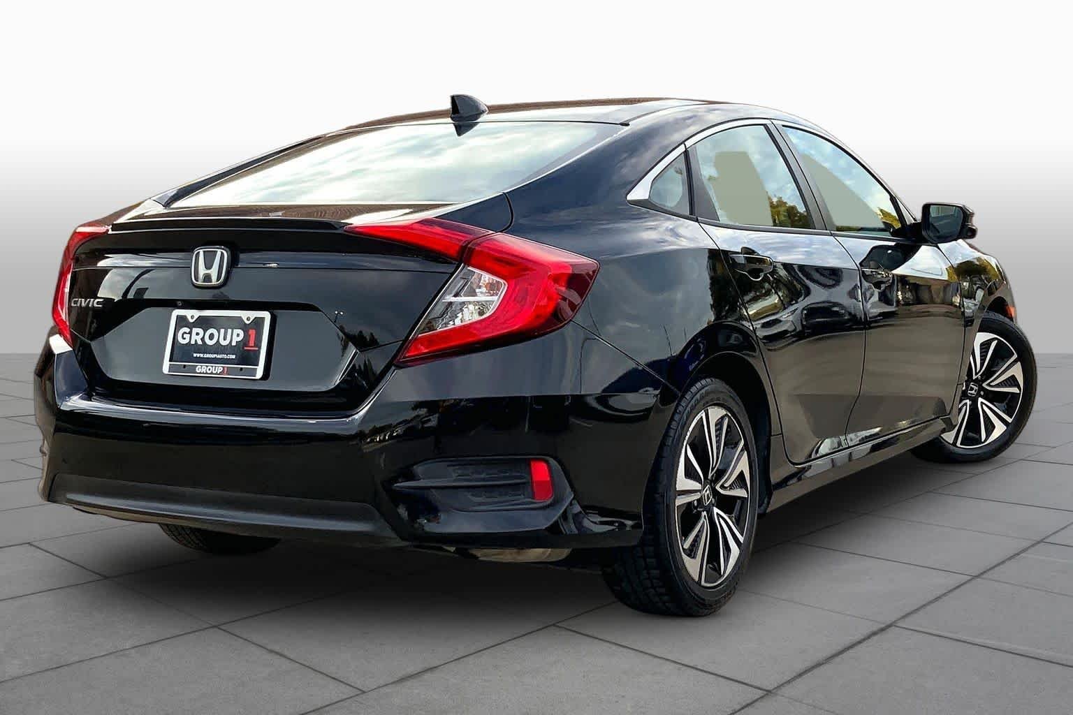 Used 2016  Honda EX-T image 12