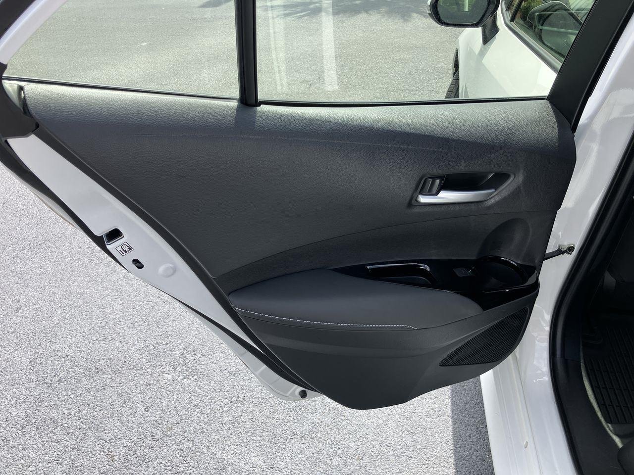 Used 2025 White (Ice Cap) Toyota SE image 21