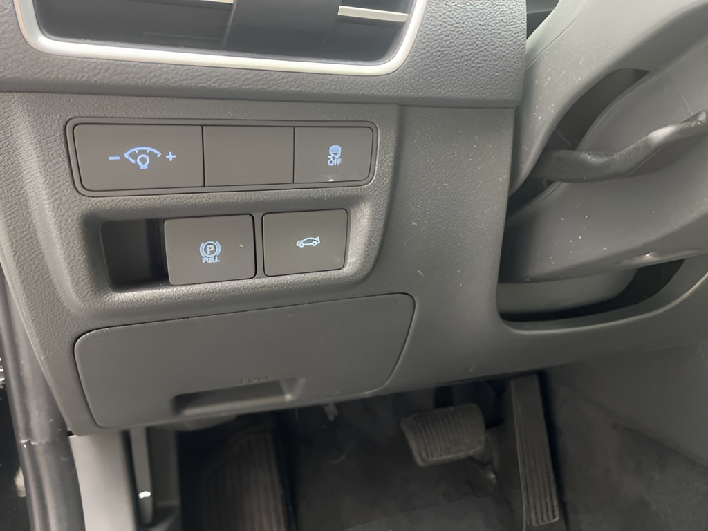 Used 2025 Abyss Black Hyundai SEL image 9