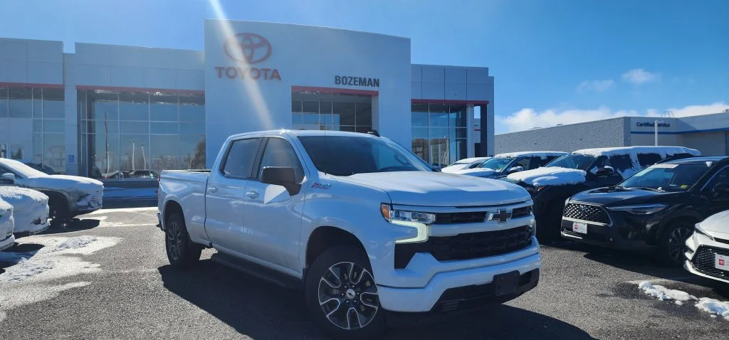 Used 2023 SUMMIT WHITE Chevrolet RST image 1