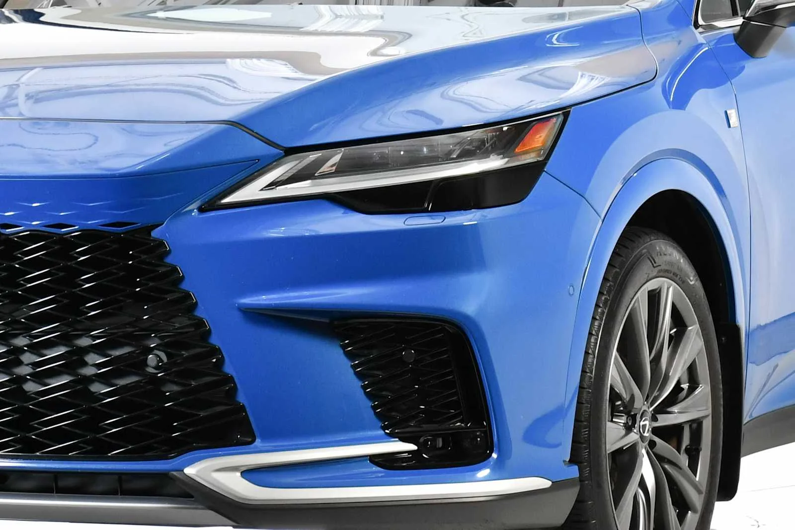 Used 2024 Grecian Water Lexus F SPORT Handling image 9