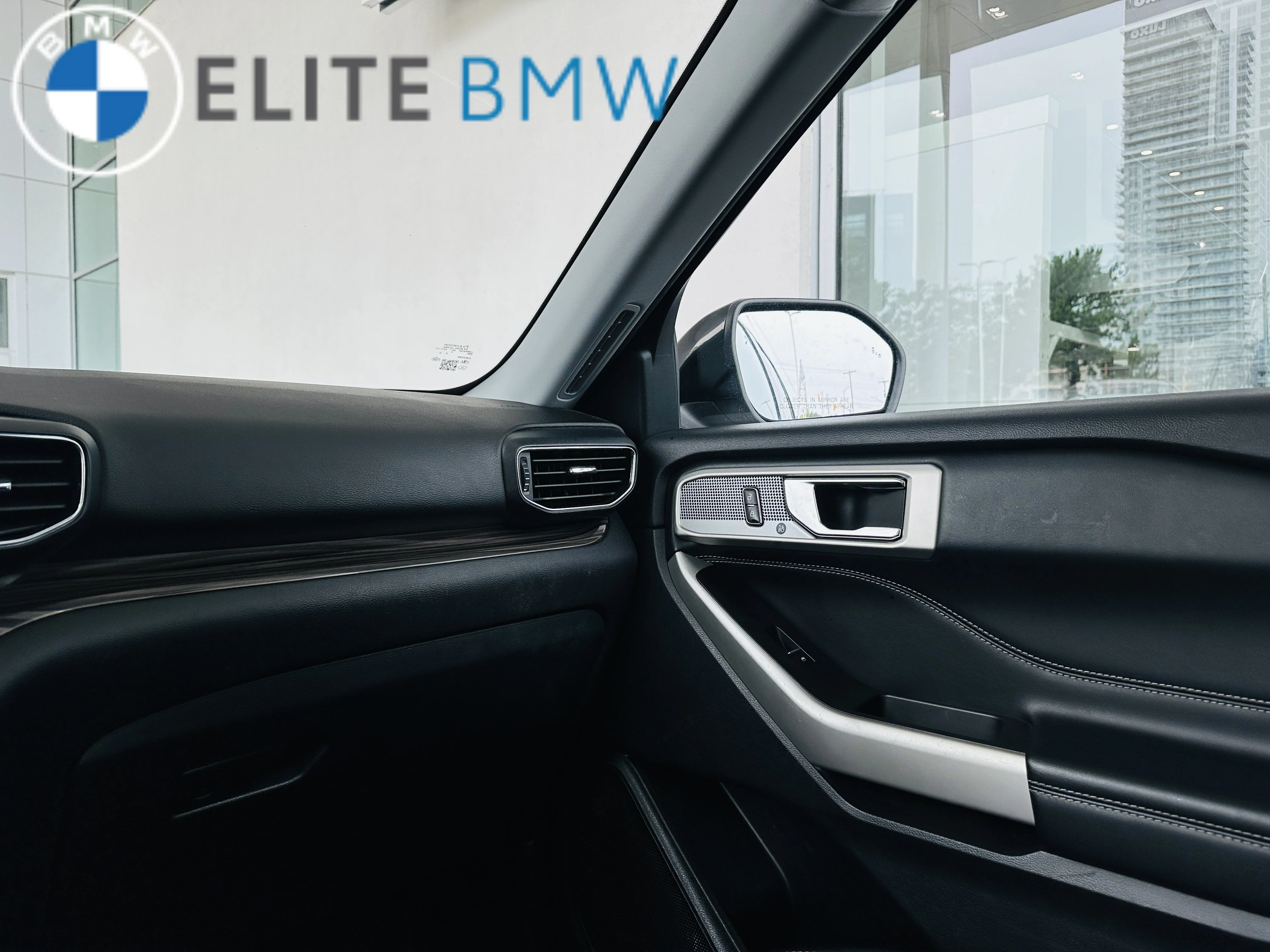 Used 2021  FORD LIMITED image 18