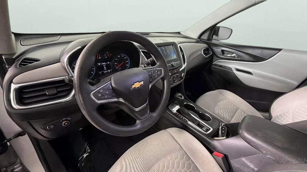 Used 2018 SILVER ICE METALLIC Chevrolet LS image 18