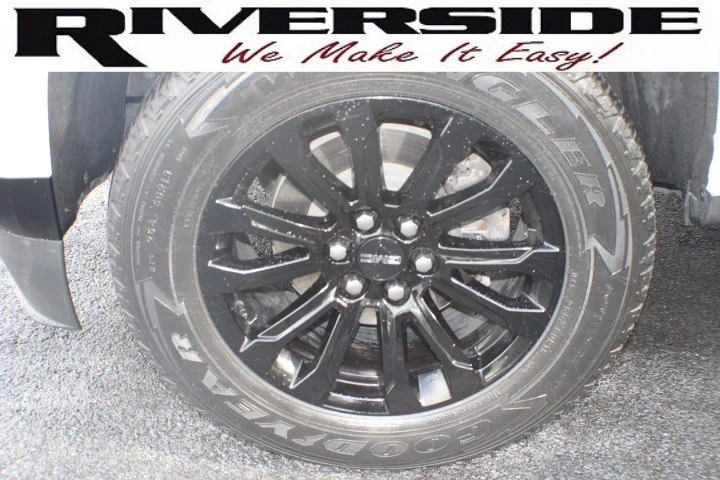 Certified Used 2022 Summit White GMC Elevation image 5