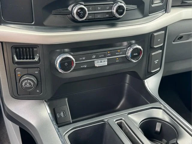 Used 2022 Blue Ford XLT image 22