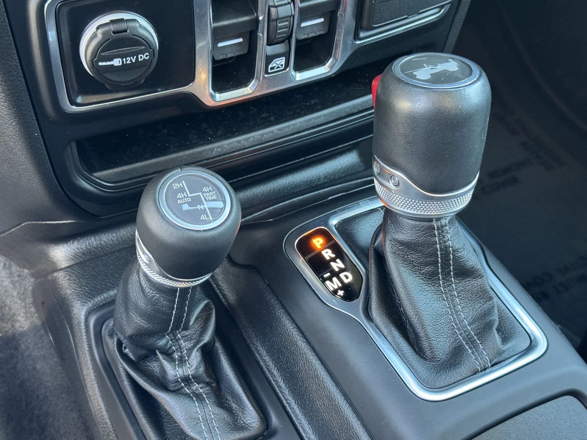 Used 2024 ANVIL CLEAR COAT Jeep Sahara image 26