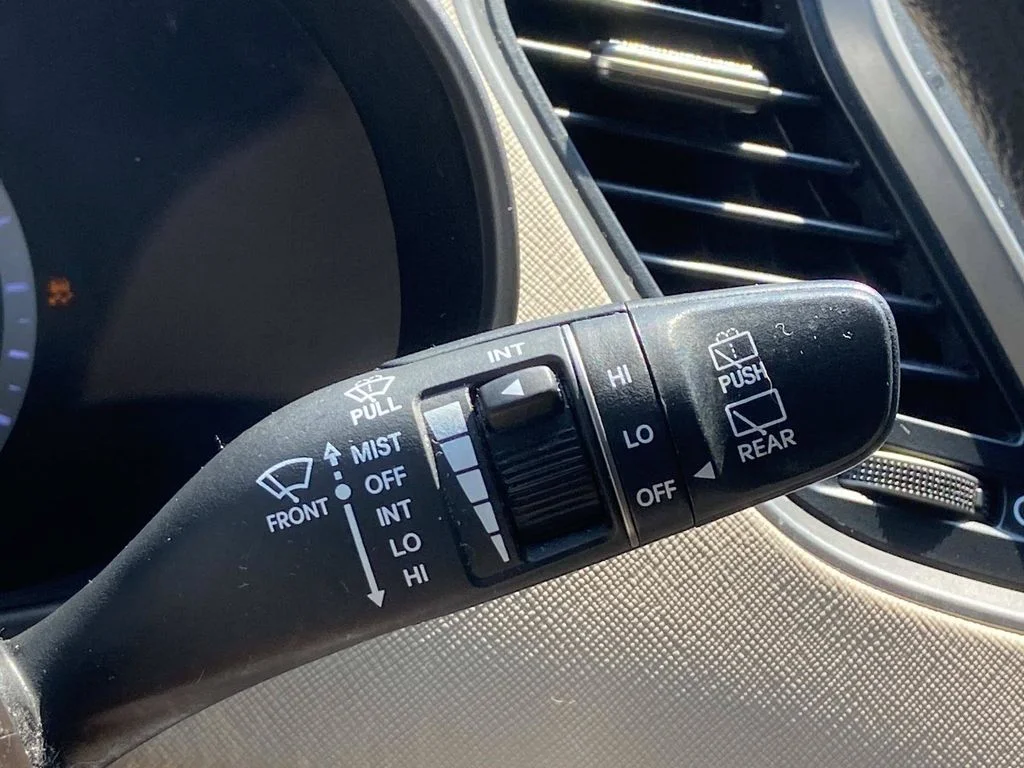Used 2017 White Hyundai 2.4 Base image 31