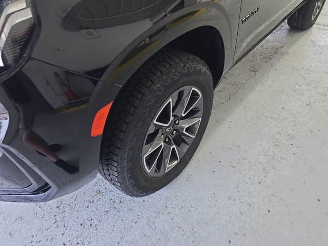 Used 2024 Black Chevrolet Z71 image 9