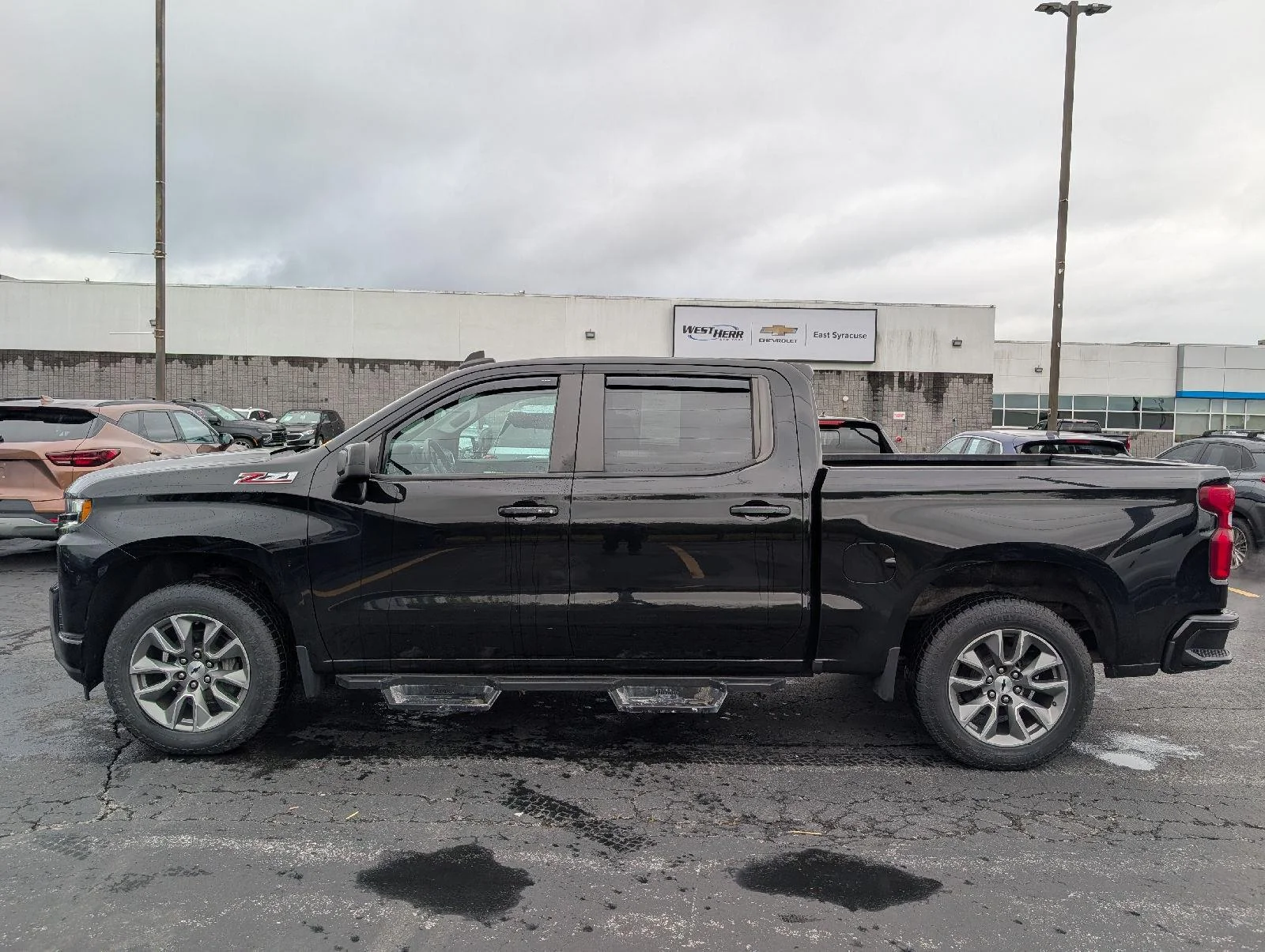 Used 2021 BLACK Chevrolet RST image 5