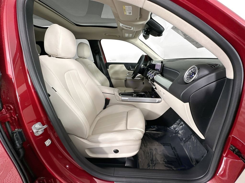 New 2026 MANUFAKTUR Patagonia Red Metallic Mercedes-Benz GLB 250 image 60