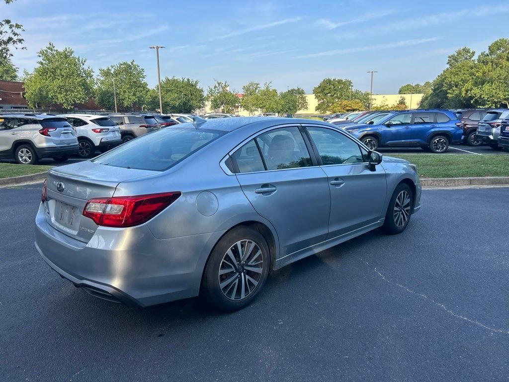 Used 2018 Silver Subaru 2.5i image 3