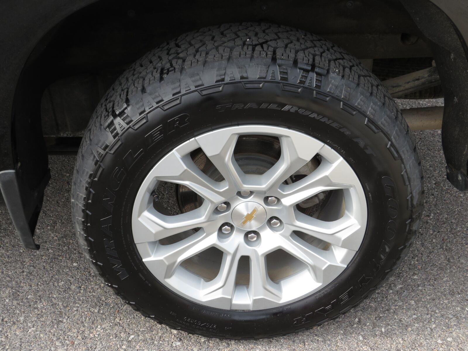 Used 2025 Black Chevrolet LTZ image 17