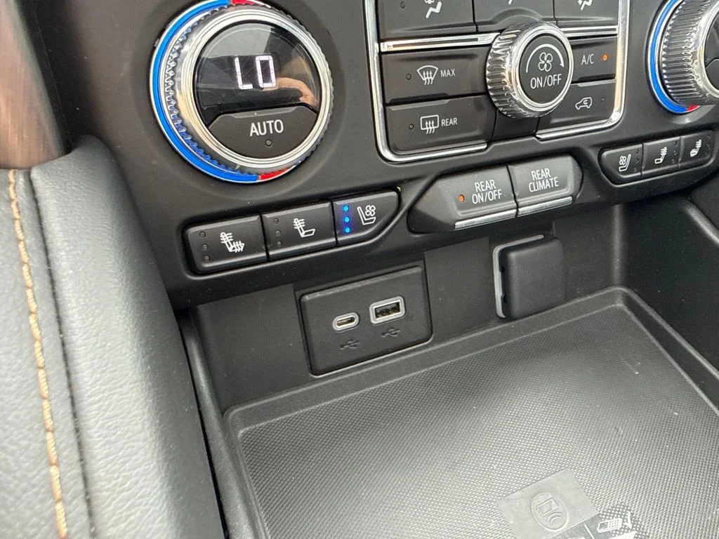 Used 2023 White GMC AT4 image 25