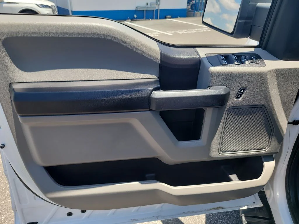 Used 2018 White Ford XL image 13