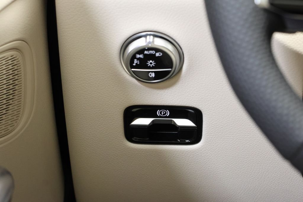 Used 2027  Mercedes-Benz GLC 300 image 19