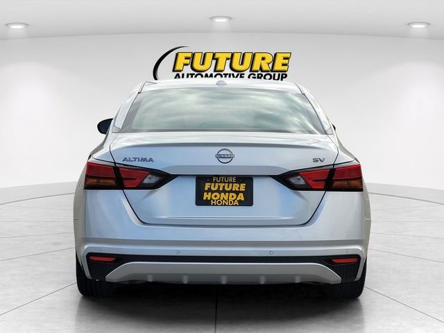 Used 2024 Silver Nissan 2.5 SV image 8