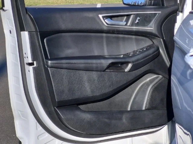 Used 2024 White Ford SEL image 19