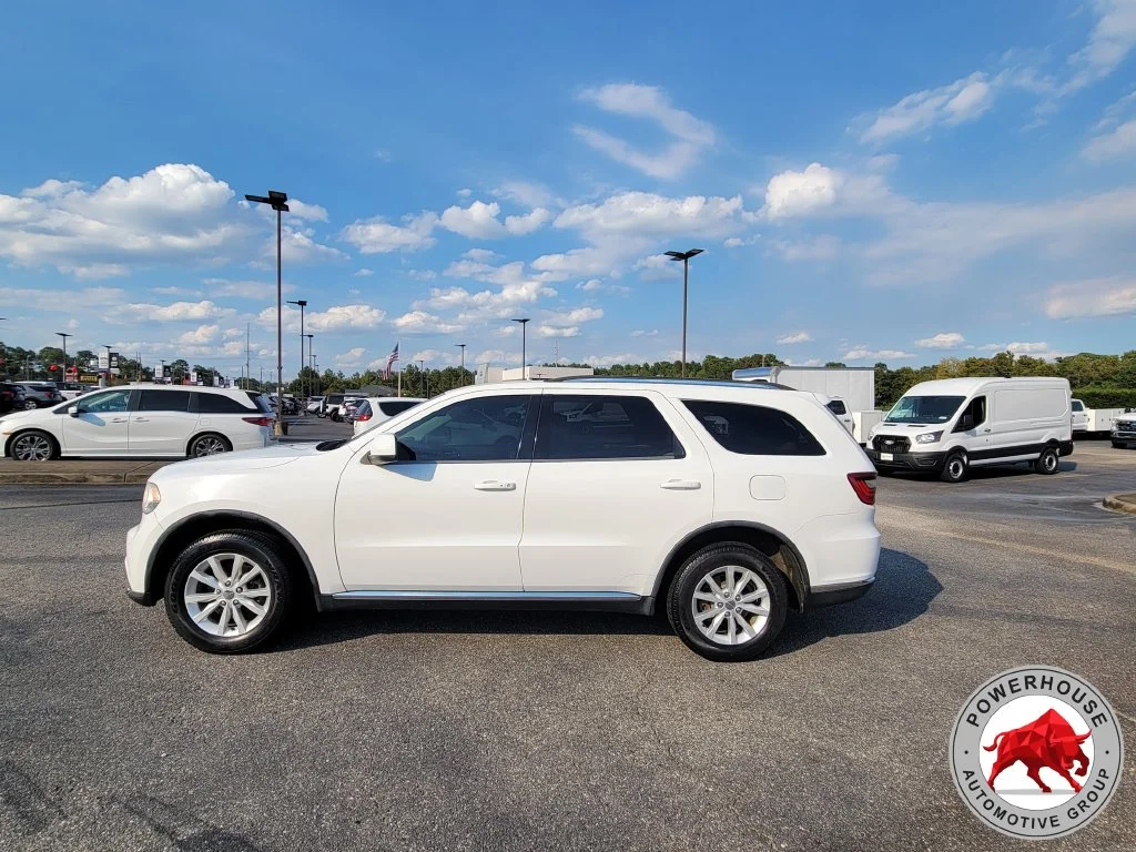Used 2015 White Dodge SXT image 3