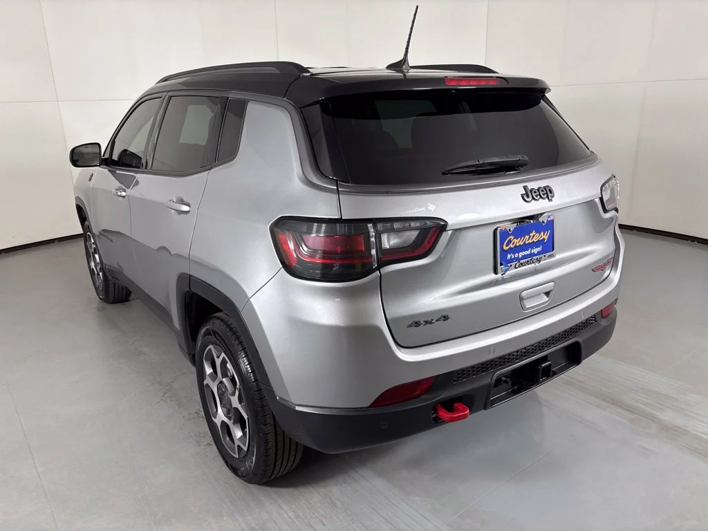 Used 2022 Silver Jeep Trailhawk image 6