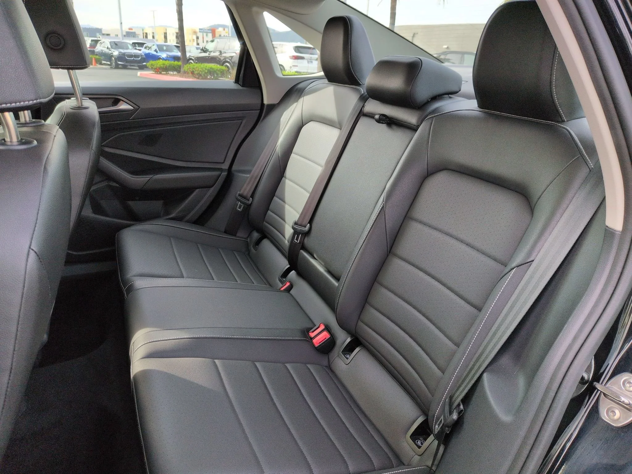 Used 2024 Deep Black Pearl Volkswagen SE w/Sunroof image 28