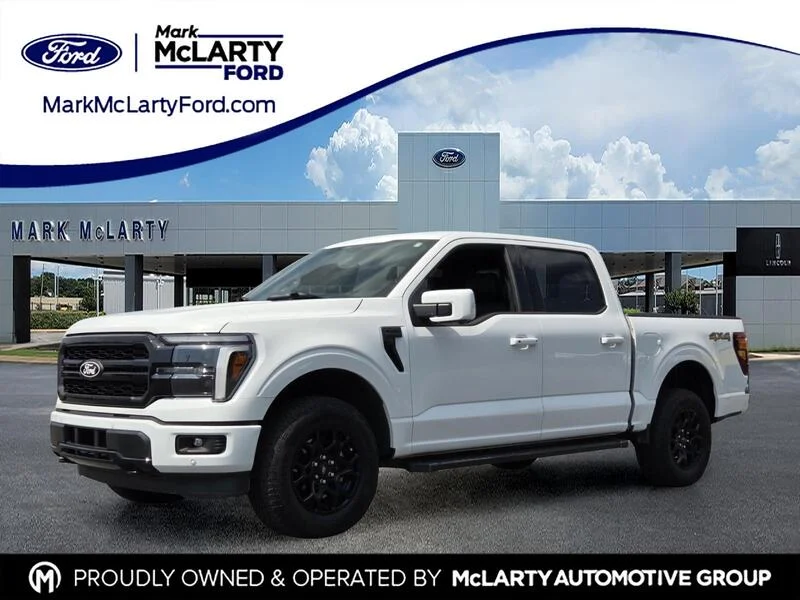 Used 2025 Oxford White FORD LARIAT 4WD SuperCrew 5.5