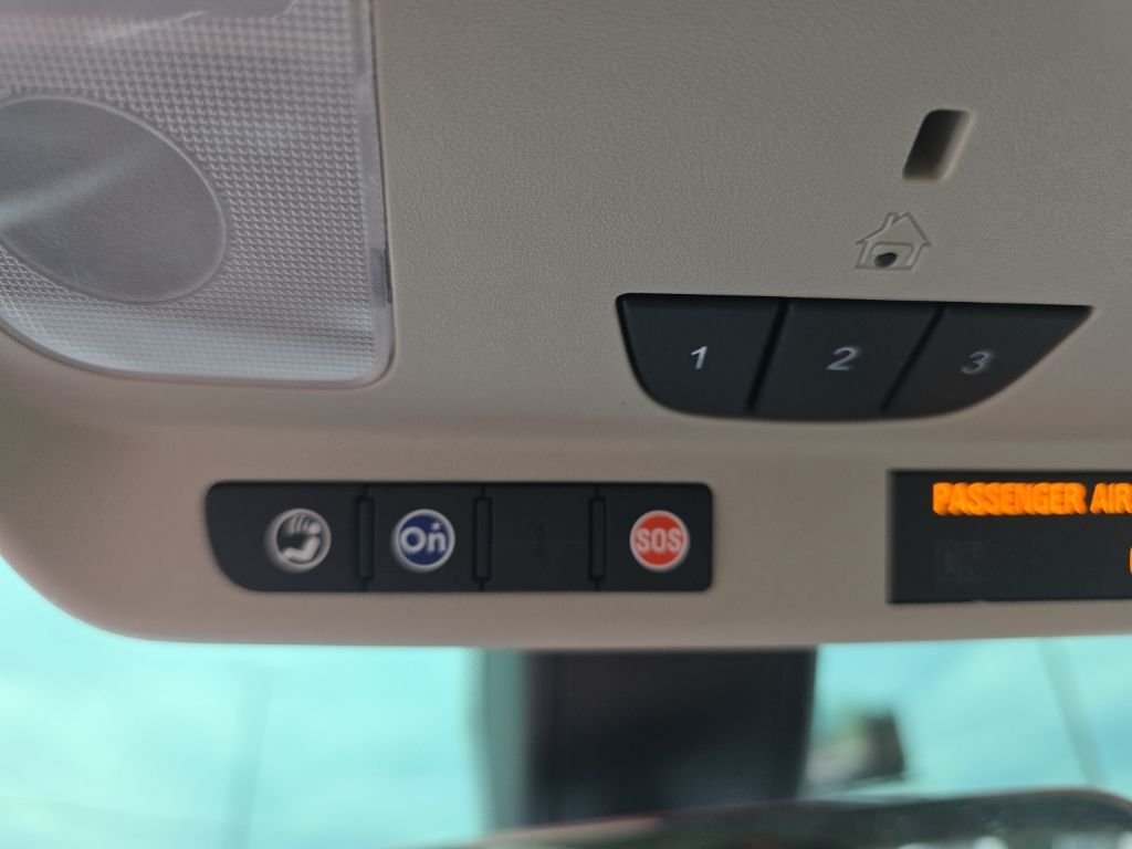 Used 2020 Red Buick Essence image 26