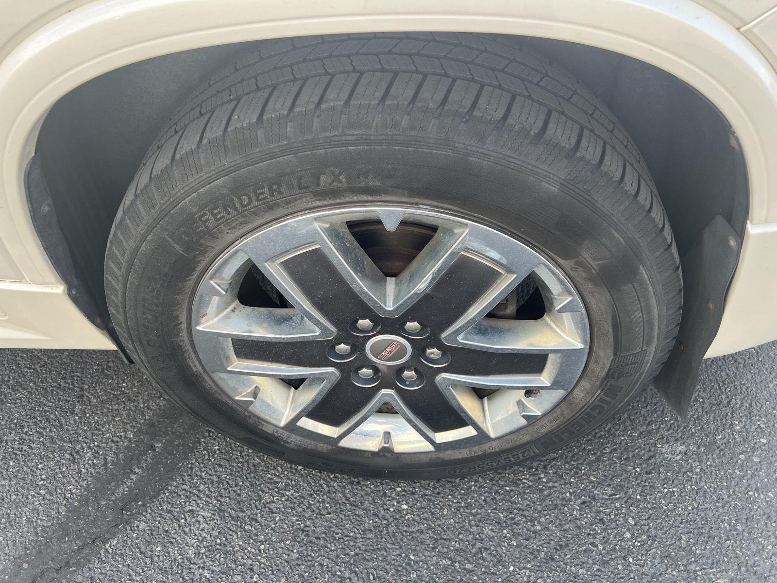 2012 GMC Acadia Denali - Photo 13