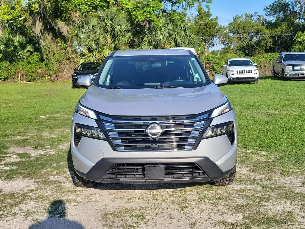 Used 2024 Brilliant Silver Metallic Nissan SV image 6