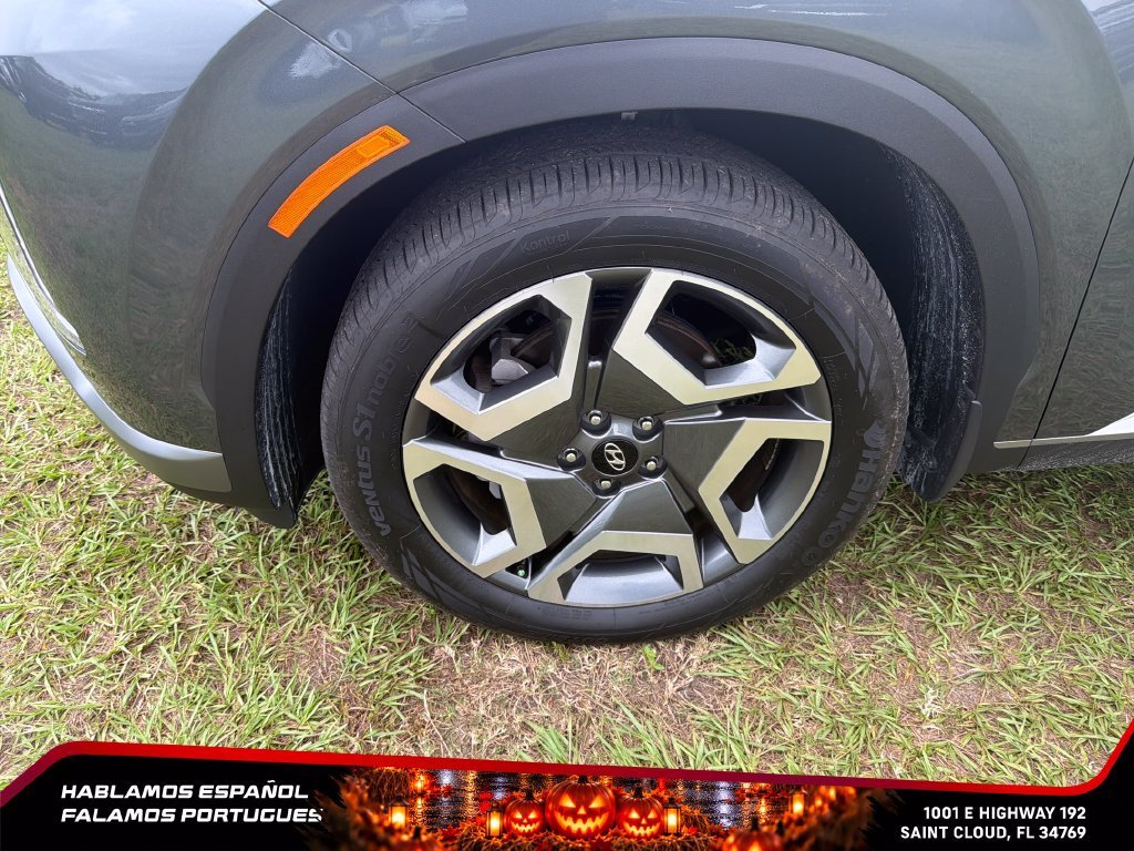 Used 2025 Gray Hyundai SEL Premium image 10