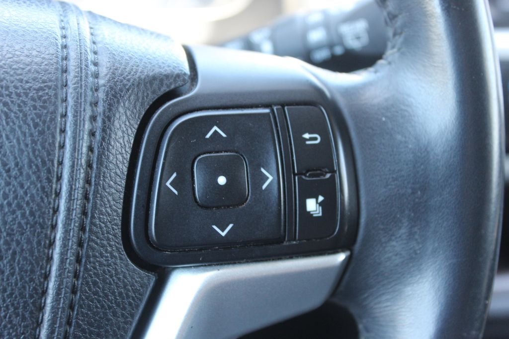 Used 2014 Gray Toyota Limited image 32