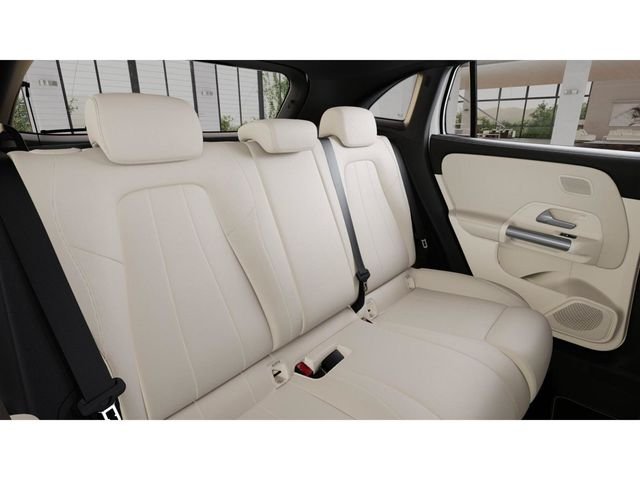 New 2026 Polar White Mercedes-Benz GLA 250 image 5