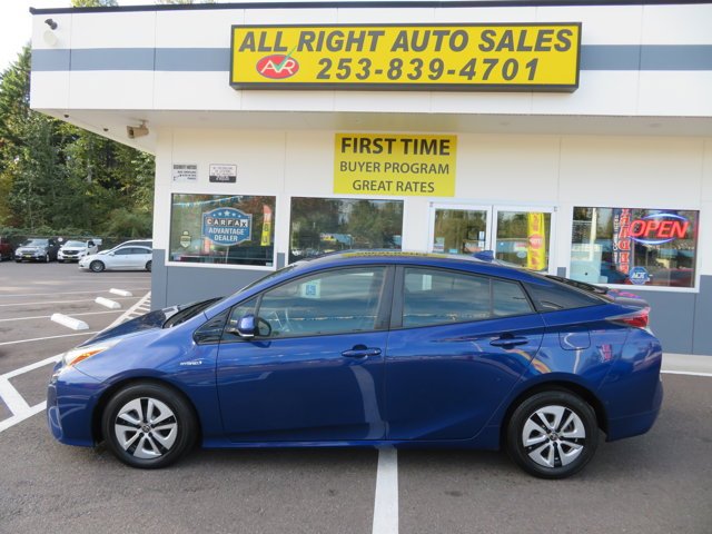 2018 Toyota Prius Three photo 2