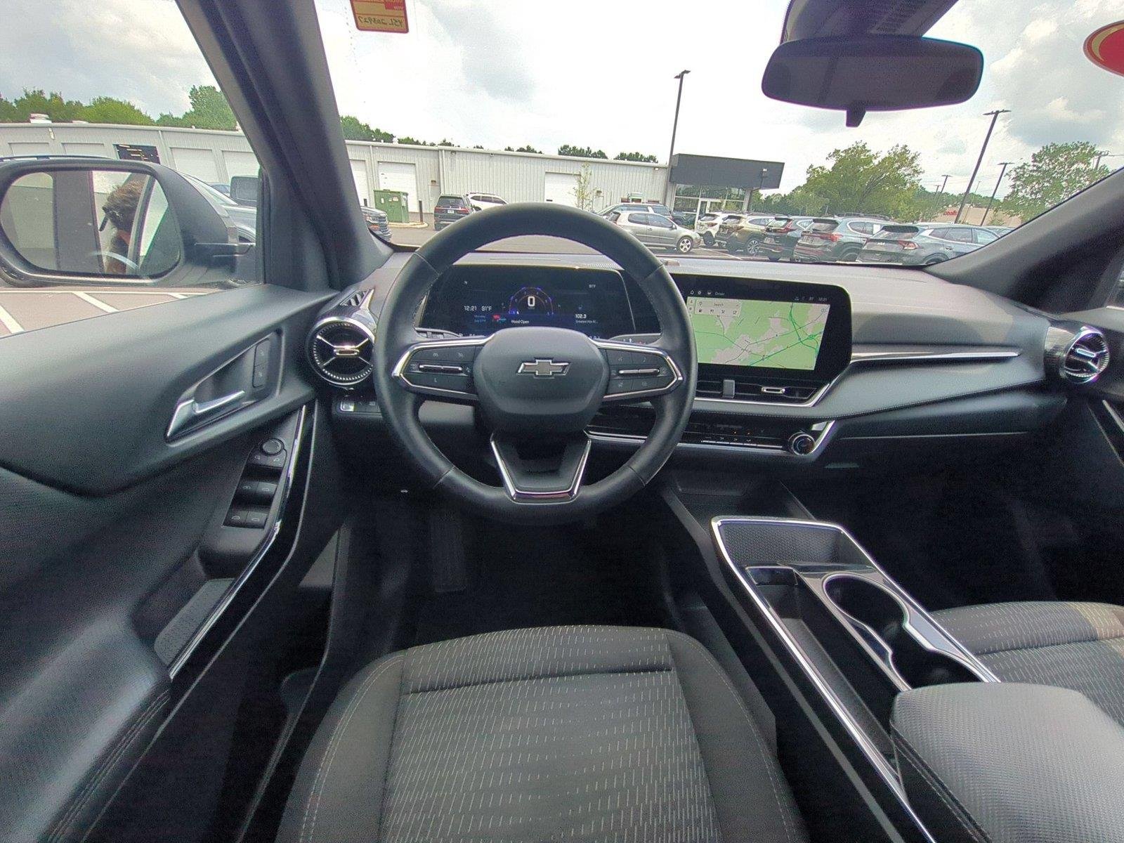 Used 2025 Summit White Chevrolet FWD LT image 35