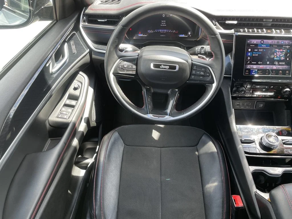 Used 2022 Silver Zynith Jeep Trailhawk image 12
