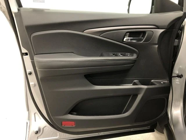 Certified Used 2019 Lunar Silver Metallic Honda Sport image 14