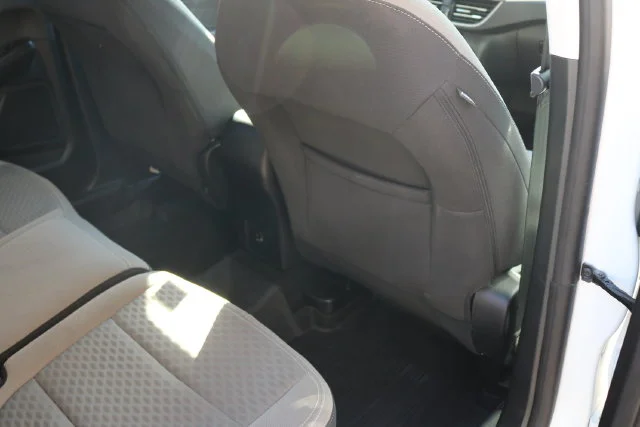 Used 2022 White Metallic Ford SE image 39