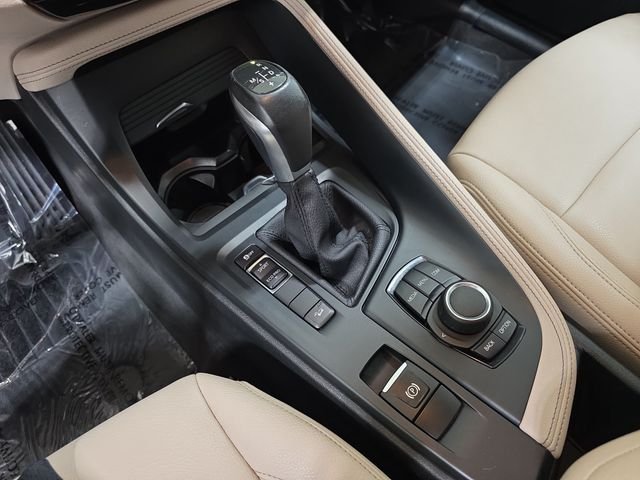 Used 2018 White BMW xDrive28i image 25