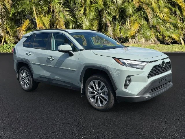 Used 2022 Gray Toyota XLE Premium image 2