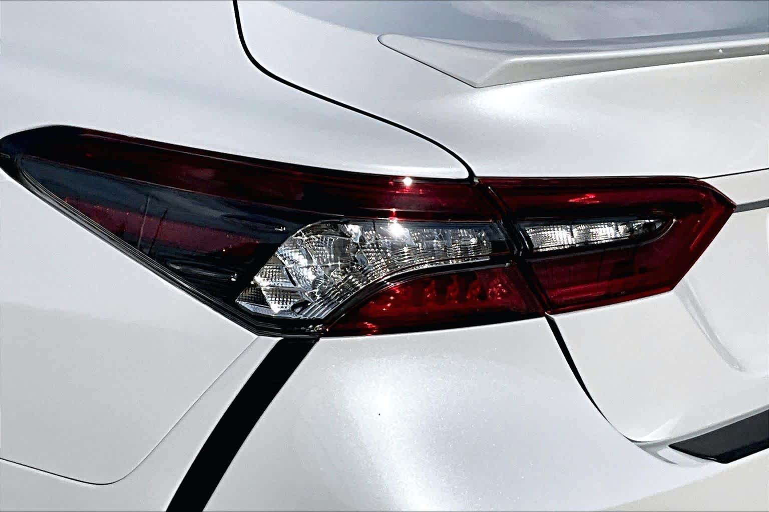 Used 2023 Wind Chill Pearl Toyota Hybrid XSE image 27