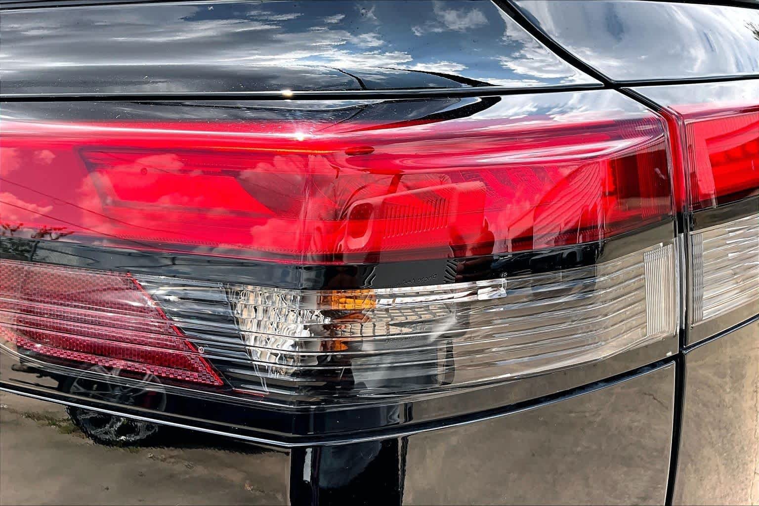 Used 2025 Super Black Nissan Platinum image 28