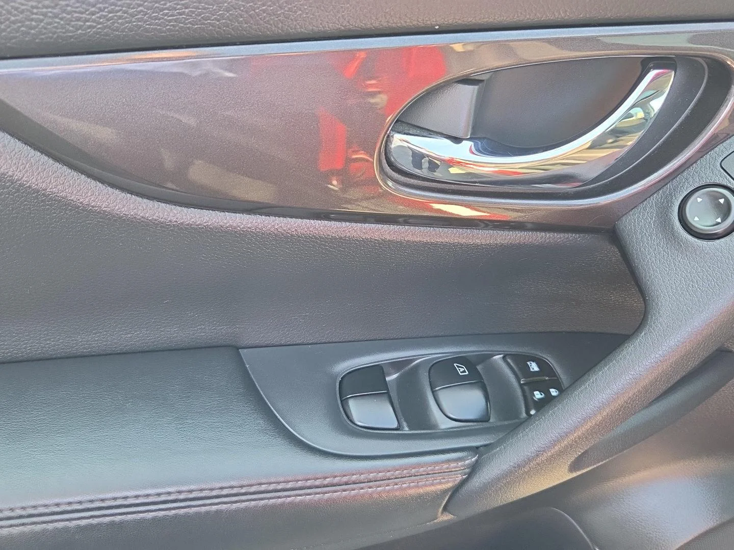 Used 2020 Red Nissan SV Intelligent AWD image 11