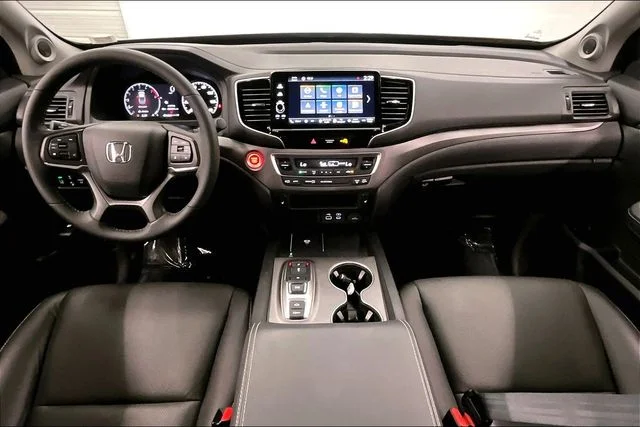 Used 2025 Sonic Gray Pearl Honda RTL image 18
