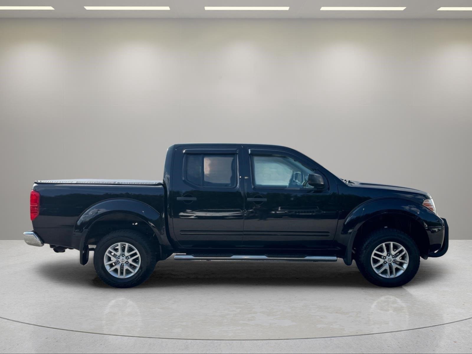 Used 2018 Magnetic Black Nissan SV V6 image 6