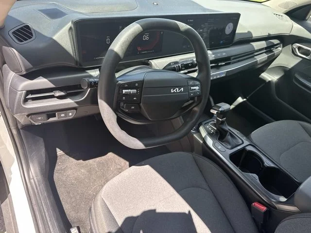 Certified Used 2025 Snow White Pearl Kia LXS image 31