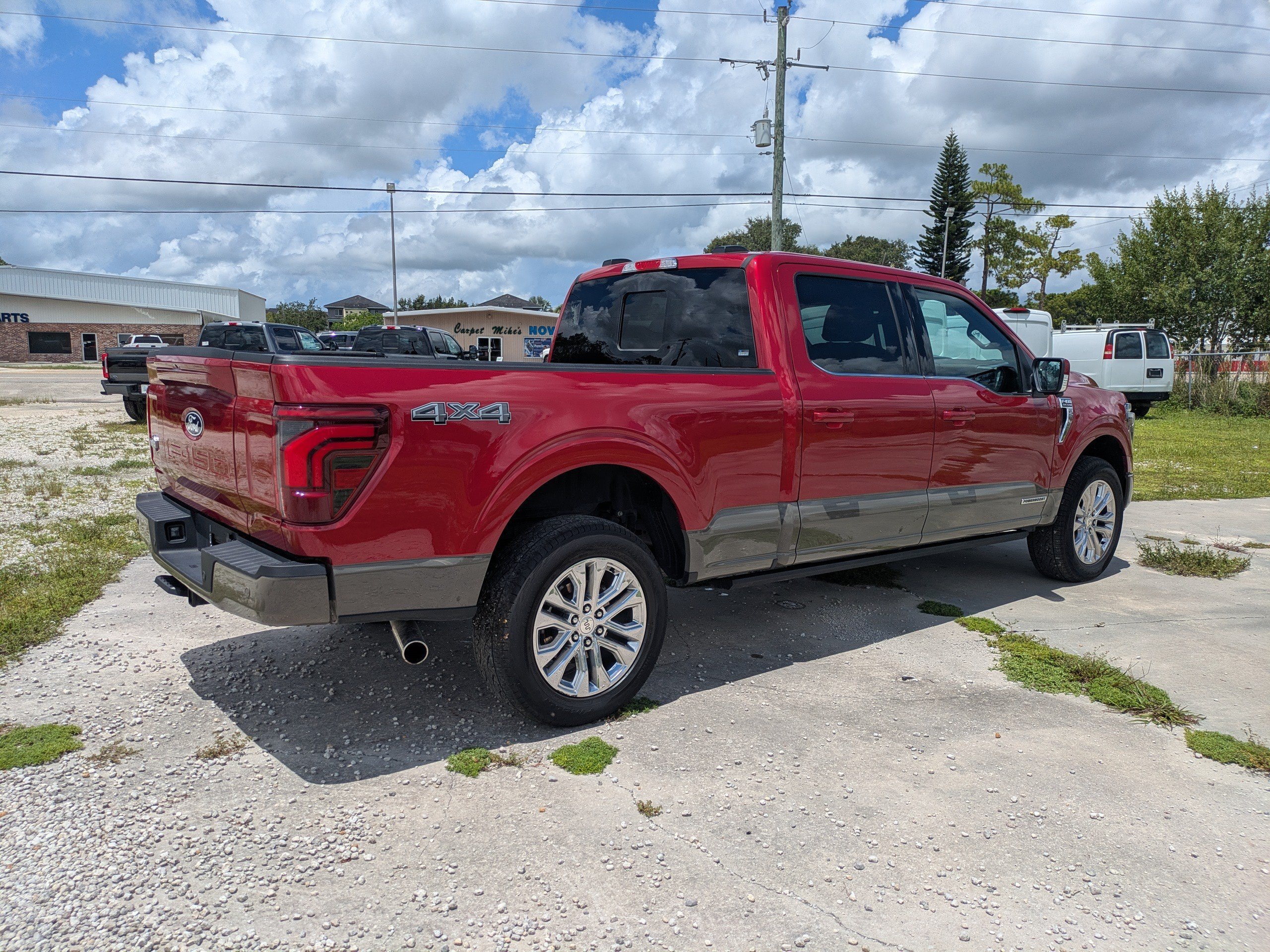 Used 2025  Ford King Ranch image 4