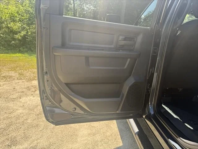 2025 RAM 2500 Tradesman - Photo 16