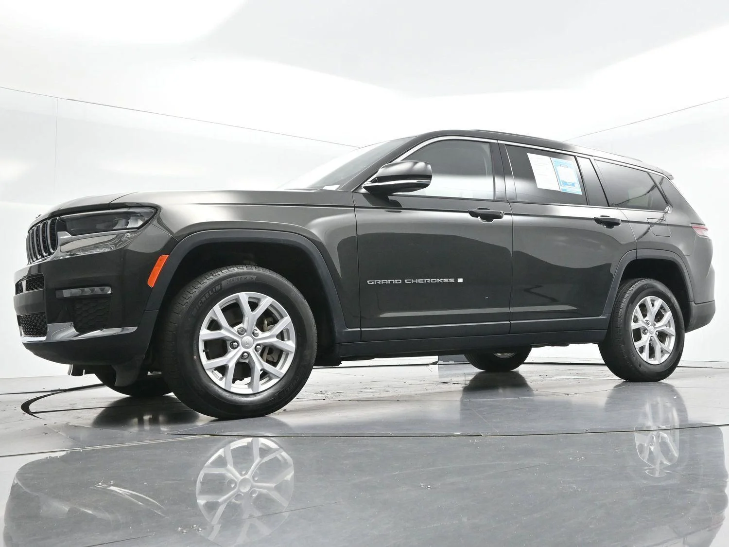 Used 2023 Rocky Mountain Pearlcoat Jeep Limited image 55