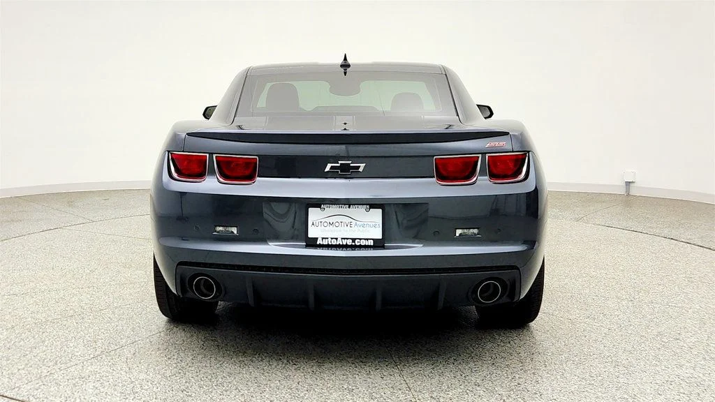 Used 2010 Cyber Gray Metallic Chevrolet 2dr Coupe 2SS w/ RS Package & Black Stripe Package image 6