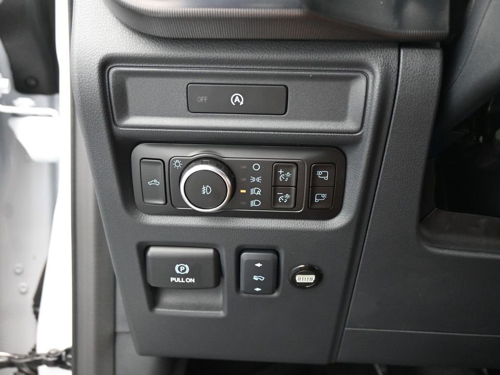 New 2025 Oxford White Ford Lariat image 15