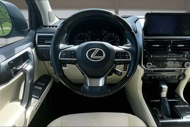 Used 2023 White Lexus 460 image 5